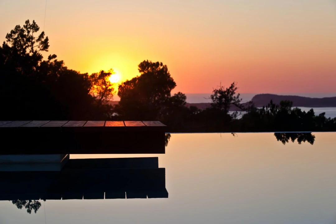 1681371384-Luxury real estates villa to rent Ibiza Azur 47 night view.webp